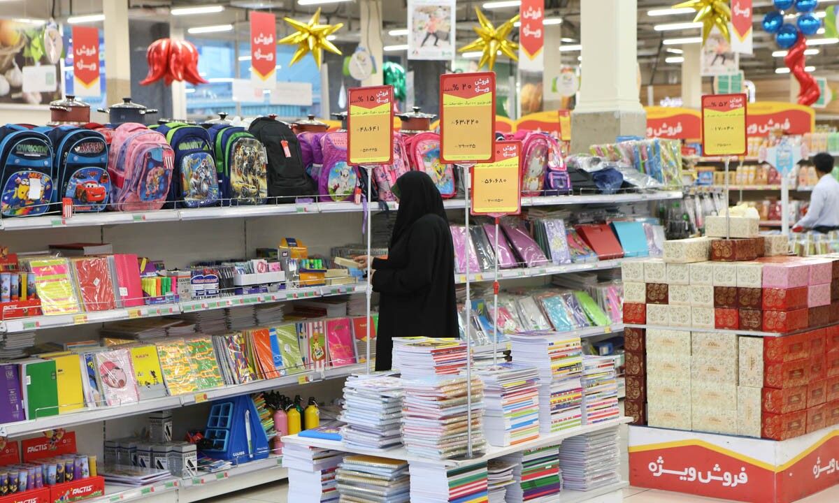 ۵۲۰ بسته نوشت افزار بین دانش آموزان کهگیلویه و بویراحمد توزیع شد  