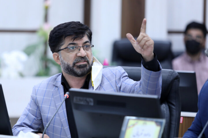 نشست انتخاب شهردار کلانشهر اراک و نظرات موافقان و مخالفان