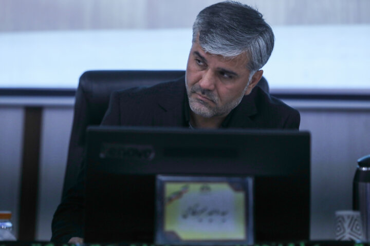 نشست انتخاب شهردار کلانشهر اراک و نظرات موافقان و مخالفان