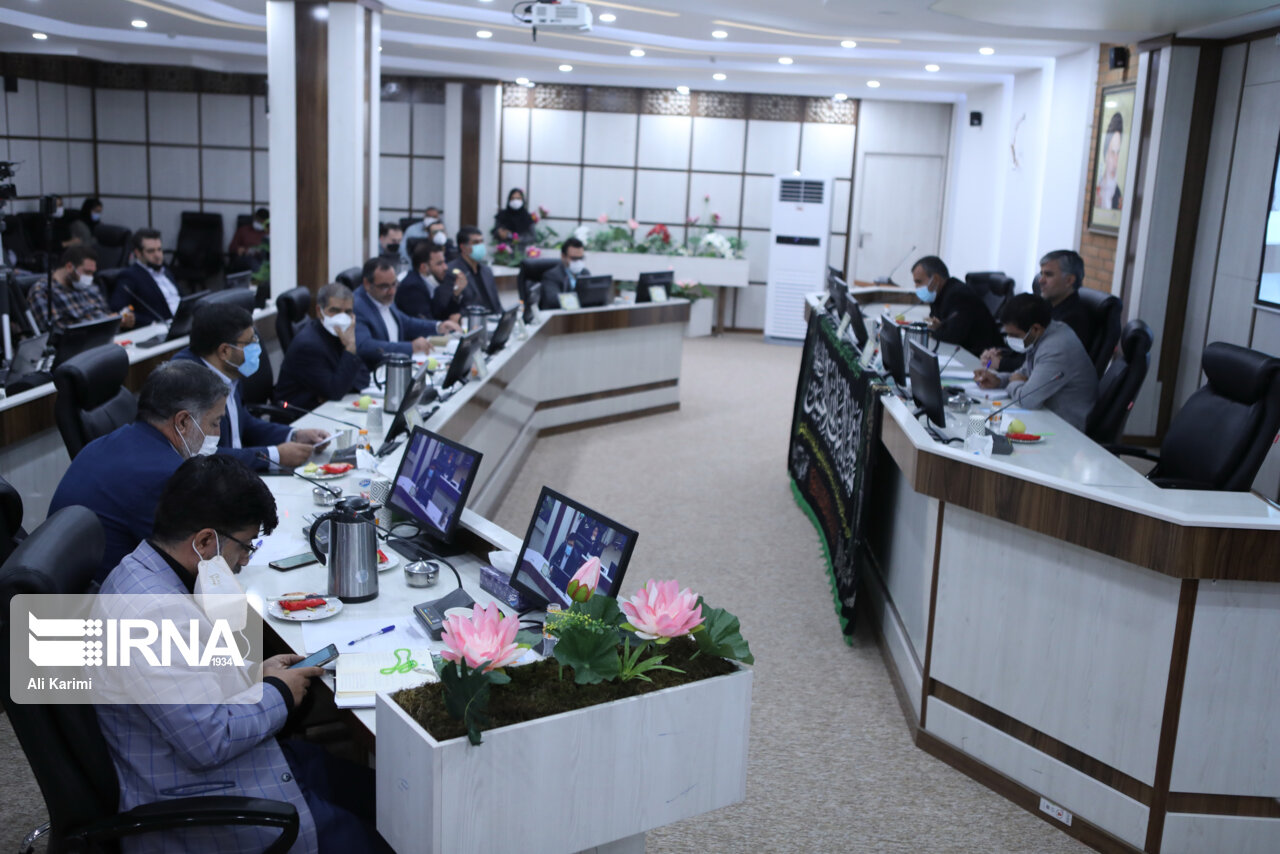 نشست انتخاب شهردار کلانشهر اراک و نظرات موافقان و مخالفان