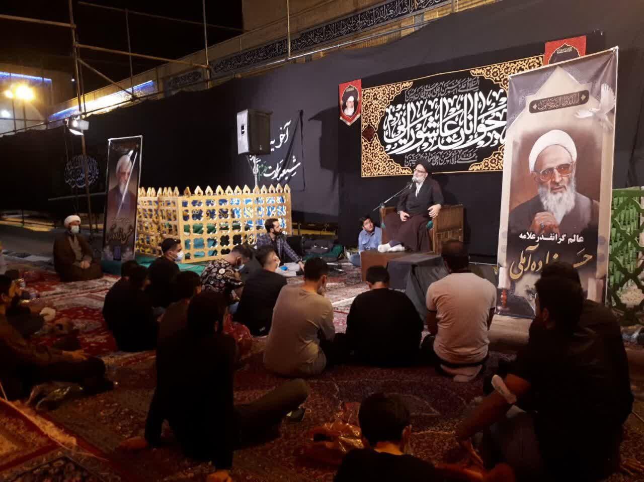 تضعیف جایگاه علما مهمترین برنامه استکبار برای مقابله با اسلام است