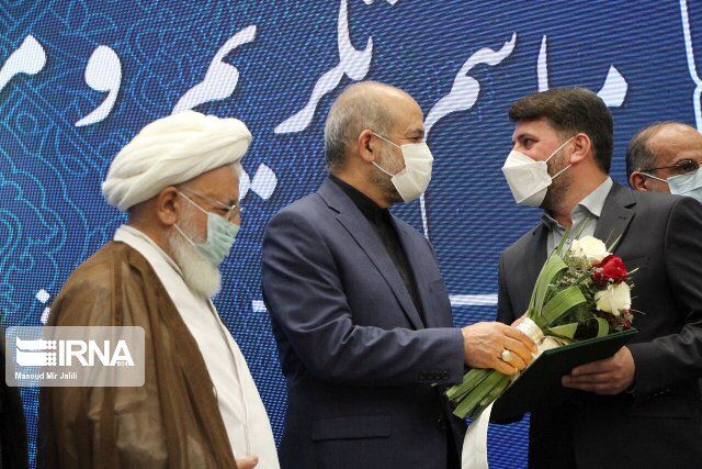 امام جمعه یزد: انتظار از نظام اسلامی، حاکمیت دین خدا و خدمت به خلق است