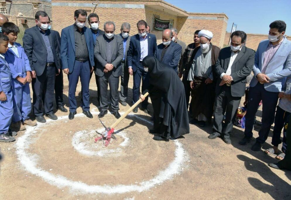 عملیات احداث مدرسه قمر بنی‌هاشم درجعفرآباد قم آغاز شد