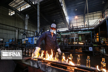 Tahran’da sanayi şişe fabrikası