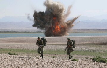 L'armée iranienne lance des jeux de guerre massifs le long de la frontière nord-ouest