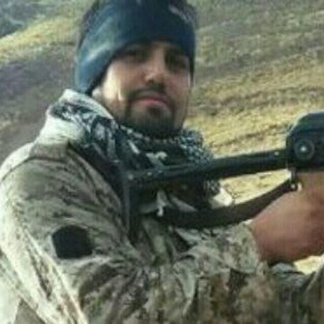  وداع حزن انگیز با پیکر شهید مدافع حرم هادی شریفی در فردیس برگزار شد