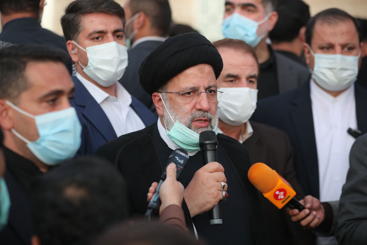 رئیس جمهوری: روند بازسازی در شهر زلزله‌زده سی‌سخت امیدآفرین است