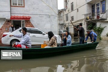 قایقرانی در خیابان‌های آستارا سریال تکراری روزهای بارانی