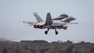 نیروی دریایی آمریکا درباره سقوط جنگنده اف ۱۸ خود تحقیق می کند 