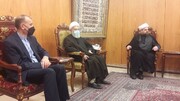 وزير الخارجية الايراني يزور اسرة الامام المغيّب