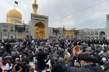 عزاداری روز شهادت امام رضا علیه اسلام در حرم مطهر رضوی