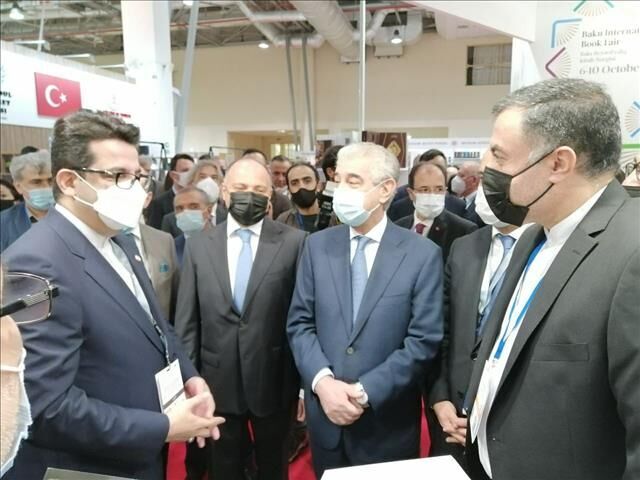 Azeri officials visit Iran pavilion at Baku Book Fair