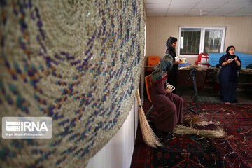 Iran : atelier de la vannerie dans un village à Marivan à l’ouest