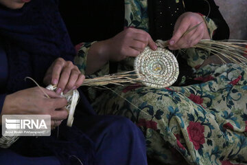 Iran : atelier de la vannerie dans un village à Marivan à l’ouest