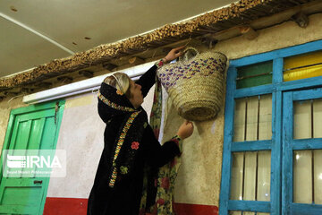 Iran : atelier de la vannerie dans un village à Marivan à l’ouest