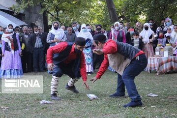 Fête de la noix à Khalkhal ( située dans la province d'Ardabil au nord de l'Iran)