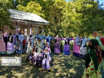 Fête de la noix à Khalkhal ( située dans la province d'Ardabil au nord de l'Iran)