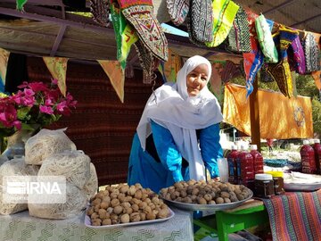 Fête de la noix à Khalkhal ( située dans la province d'Ardabil au nord de l'Iran)