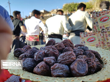 Festival de la prune et de la cuisine locale à Hamedan