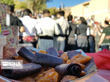 Festival de la prune et de la cuisine locale à Hamedan