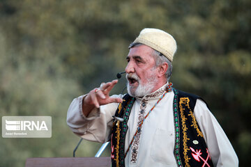 Festival de la prune et de la cuisine locale à Hamedan