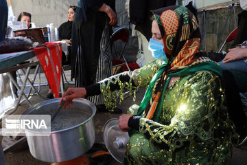 Festival de la prune et de la cuisine locale à Hamedan