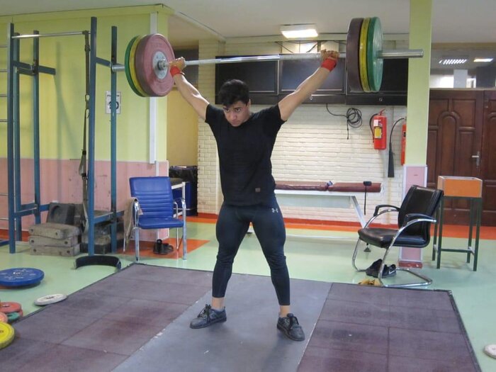 وزنه‌بردار مرودشتی به اردوی تیم ملی بانوان دعوت شد
