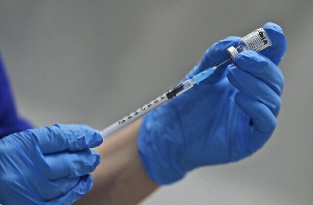  ۴۵۱ سالمند ناتوان و معلول دزفولی در برابر کرونا واکسینه شدند 