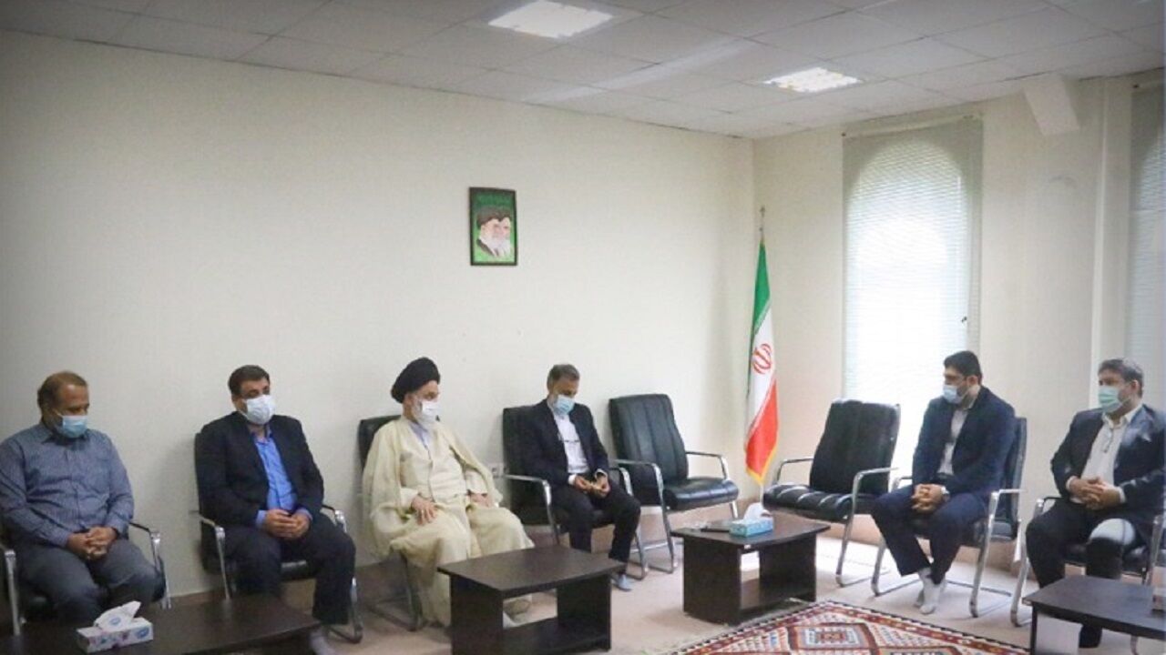 حسینی بوشهری: شورا در نظام جمهوری اسلامی فرصتی برای خدمت است

