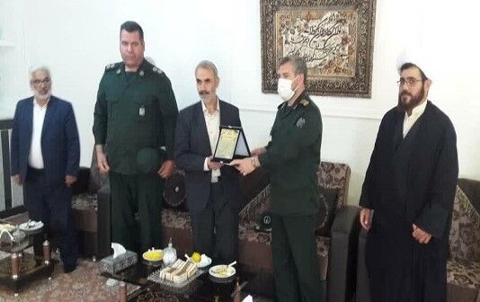 فرمانده سپاه تبریز بر زنده نگهداشتن یاد شهدا تاکید کرد