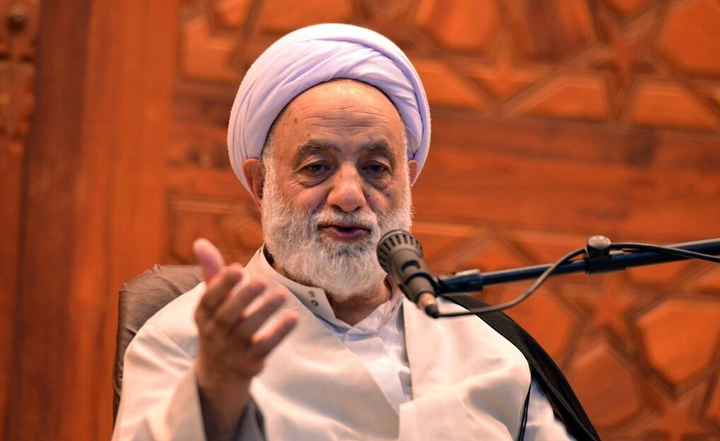 قرائتی: از ترغیب نسل جدید به نماز نباید غفلت شود