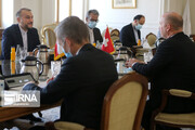 En image la rencontre entre le Président du Parlement suisse et le Ministre iranien des A.E.