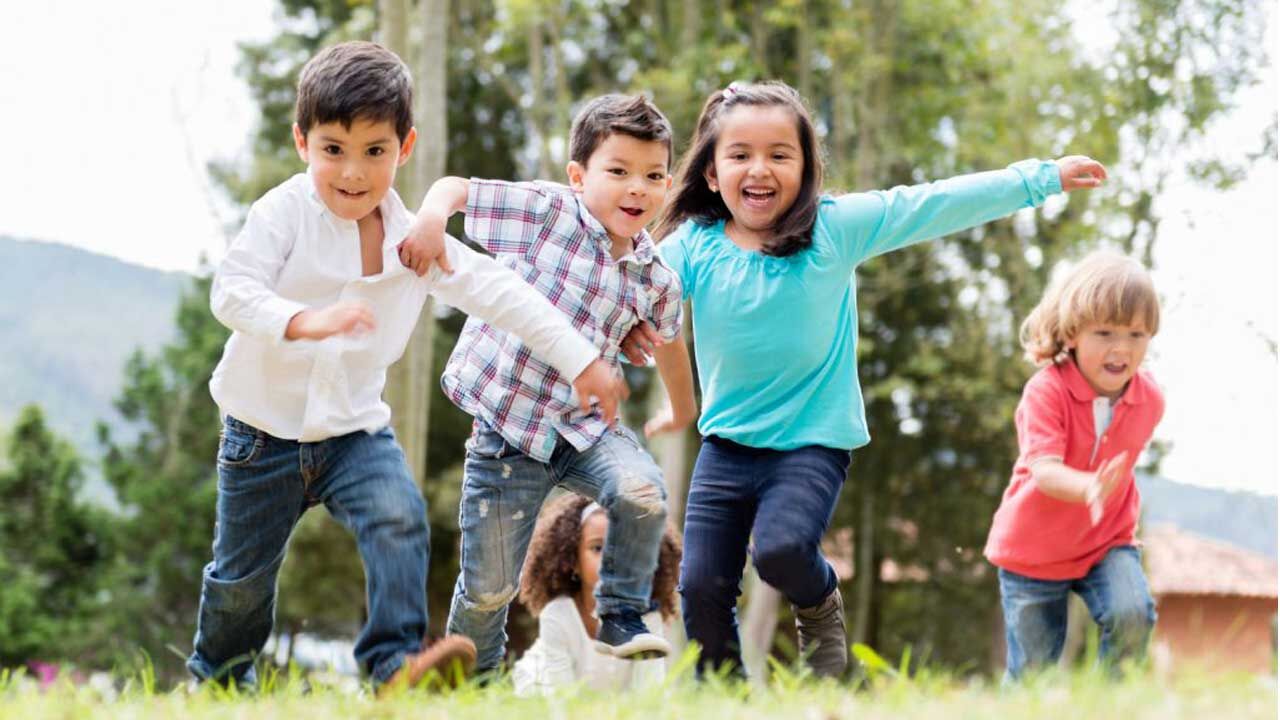 زمینه‌ها و علل کاهش «خوشحالی» کودکان