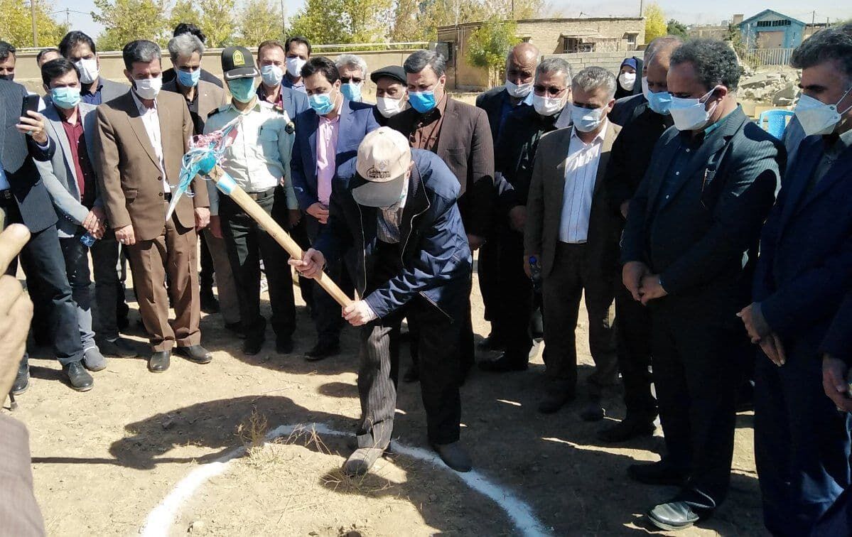 مدرسه خَیرساز ۶ کلاسه در سنقر و کلیایی کلنگ‌زنی شد