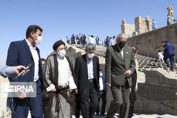 Iranian President visits ancient 'Persepolis'