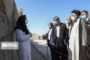 Iranian President visits ancient 'Persepolis'