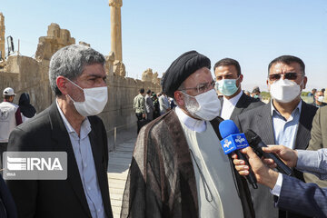 Iranian President visits ancient 'Persepolis'