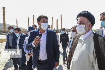 Iranian President visits ancient 'Persepolis'