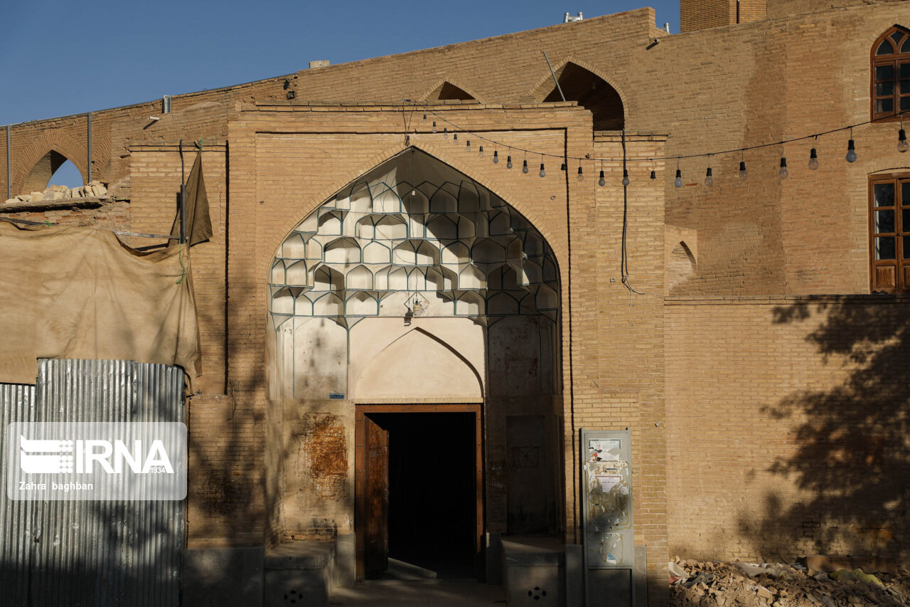 ساخت مغازه در عرصه مسجد حکیم با رای دیوان عدالت پیش رفت