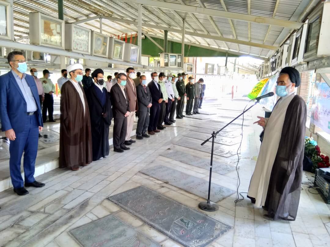 امام جمعه خمین: نیروی انتظامی مورد اعتماد مردم و نظام است