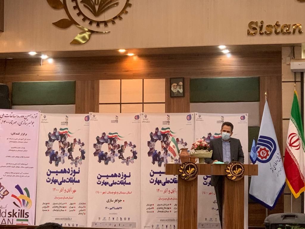 توسعه و پیشرفت کشور از مسیر کارآفرینی و مهارت آموزی عبور می‌کند