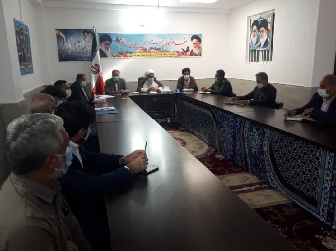 حل معضلات شهر آوه اولویت نخست مسئولان باشد