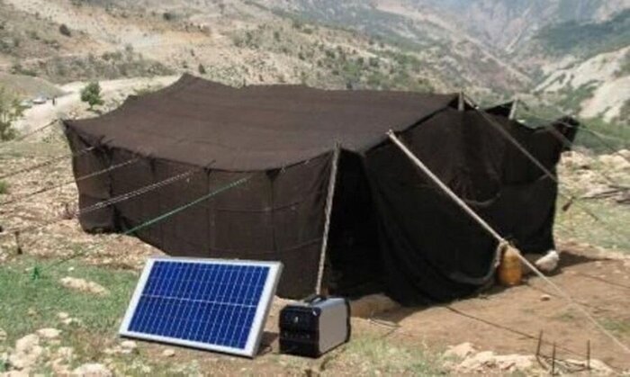 ۱۵ سامانه خورشیدی قابل حمل به عشایر بم واگذار شد