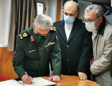 Chief of Staff of the Iranian Armed Forces visits Russian naval activities