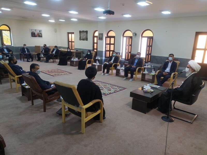 امام جمعه بوشهر: اینده جهان بدست جوانان انقلابی رقم می‌خورد
