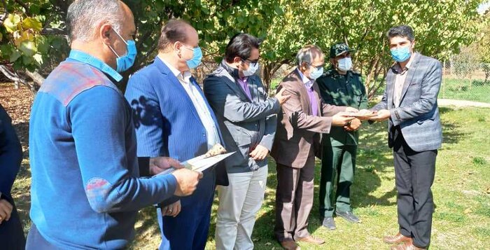 نمایندگان مجلس پرداخت مطالبه کارکنان بهداشت و درمان را پیگیری میکنند