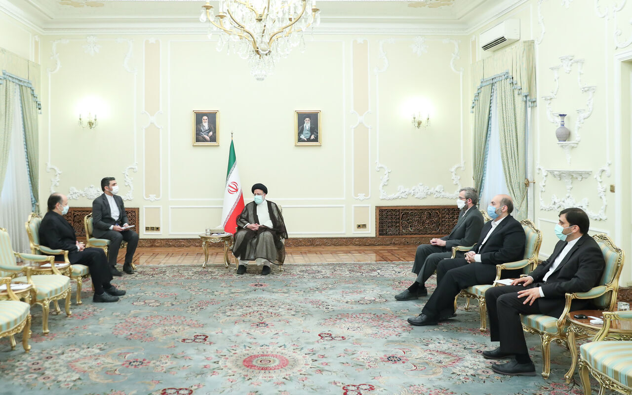 رئيسي: ايران و قبرص تطلعان لتعزيز العلاقات الاقتصادية رئيسي: ايران و قبرص تطلعان لتعزيز العلاقات الاقتصادية
