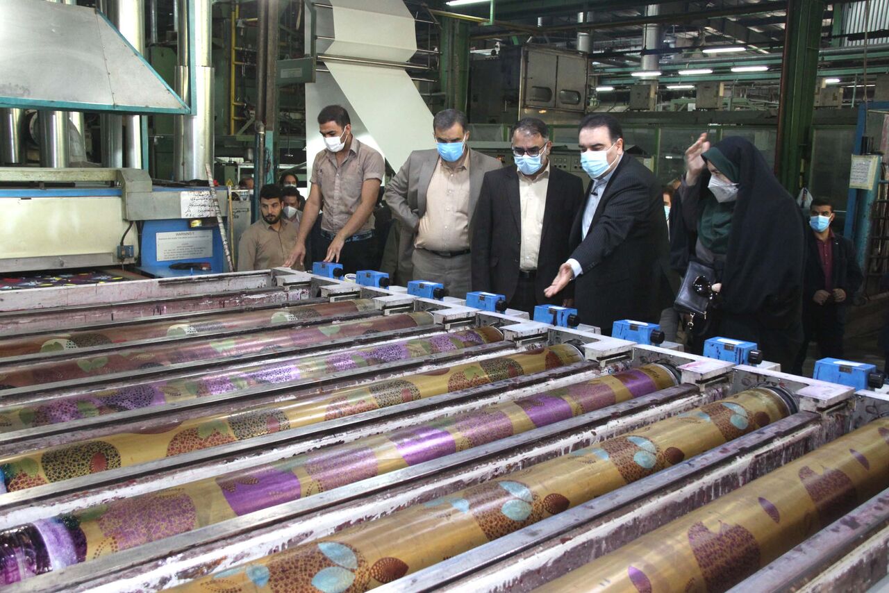 استاندار لرستان از واحدهای تولیدی و صنعتی بروجرد بازدید کرد