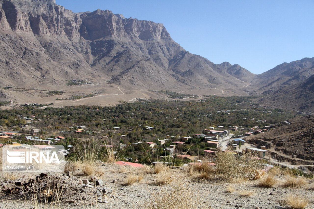 فرماندار: کمبود آب و مشکلات آرد و نان، مهمترین چالش مناطق روستایی تفت است