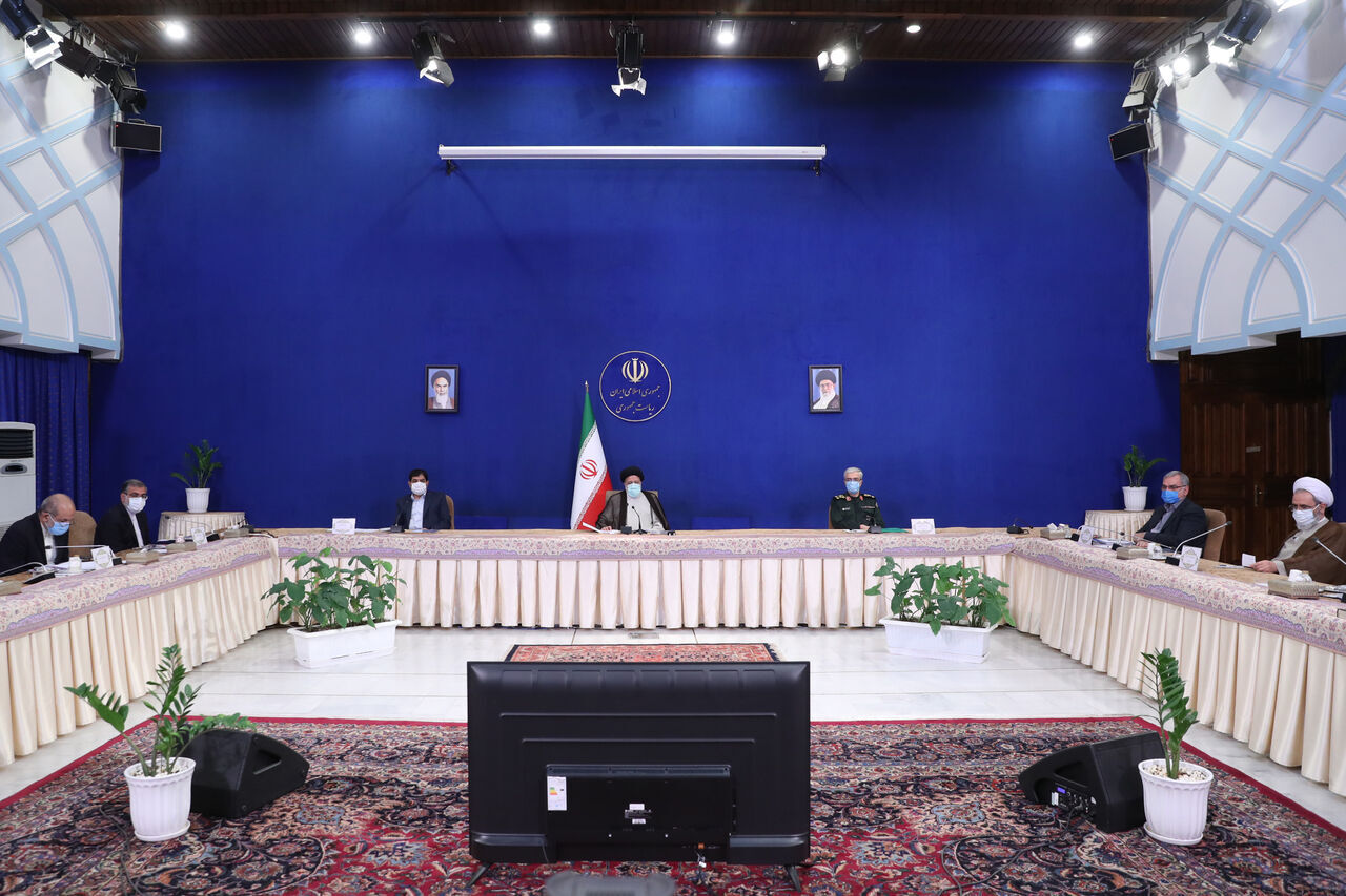 Iran Pres urges nat'l bodies to make effort to open schools as of Nov 22